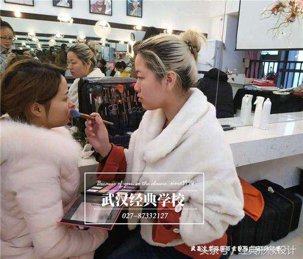 简单化妆培训课程,化妆培训必看
