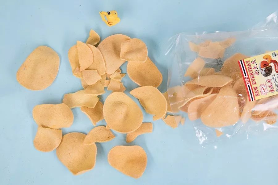 东南亚最好吃的虾片牌子,新加坡餐厅里的虾片
