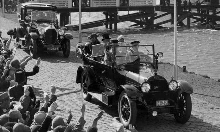 椤剁骇璺戣溅涓栫埖,涓栫埖鏄豹杞﹀悧