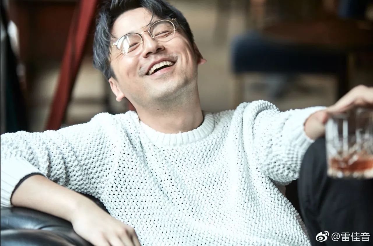 雷佳音最好看的皮囊千篇一律,雷佳音年轻时的颜值巅峰