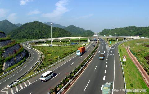 新手开车跑高速应该注意什么,新手第一次走高速需要注意什么