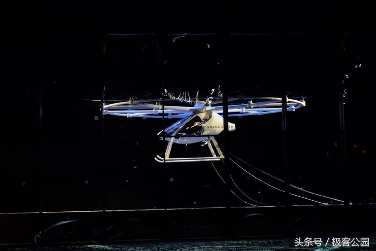 虚拟乐队、飞行汽车、室内无人机，英特尔CES上狠狠秀了一把肌肉