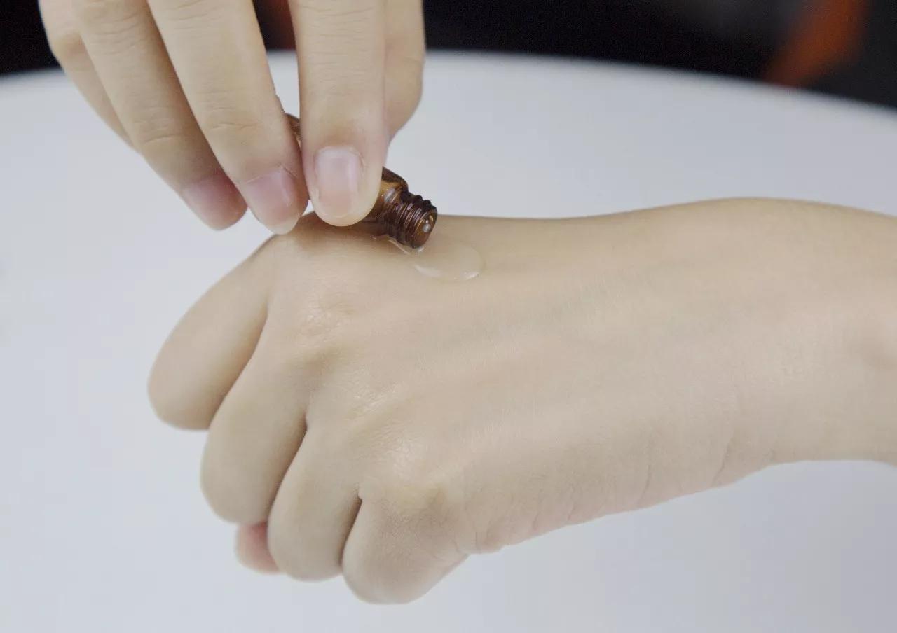 深挖一个超牛的搭配，解锁美白新思路