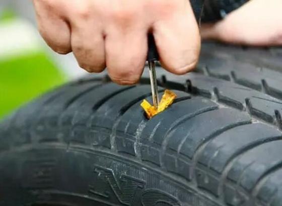 汽车轮胎被割还是划破怎么区分,轮胎侧边划破漏气了必须换胎吗