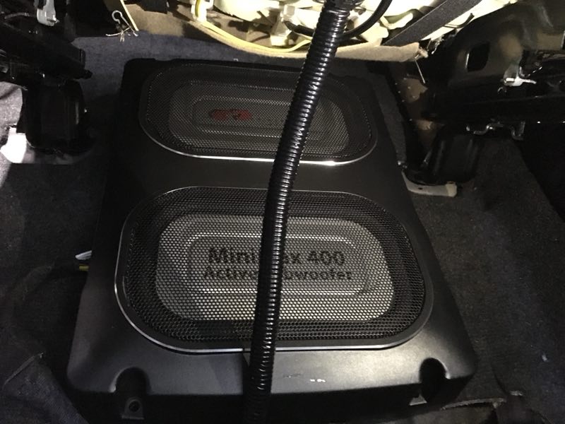 丰田rav4音响改装效果图,汕头星悦汽车音响改装隔音