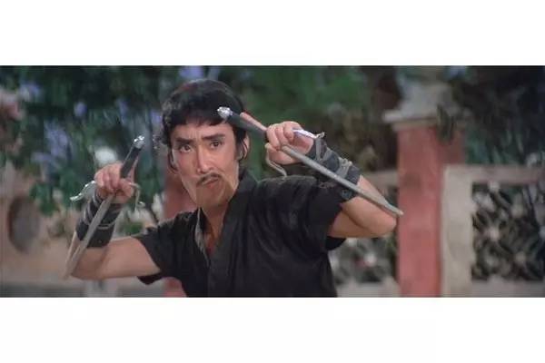 无厘头鼻祖，竟然是某大导演全家齐上阵黑武侠片的这部喜剧