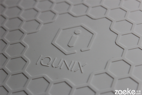 鼠标垫的钢铁之躯-iQunixPad图赏