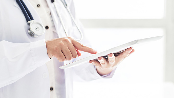 3岁小孩也会面瘫！医生建议首诊应选择神经科