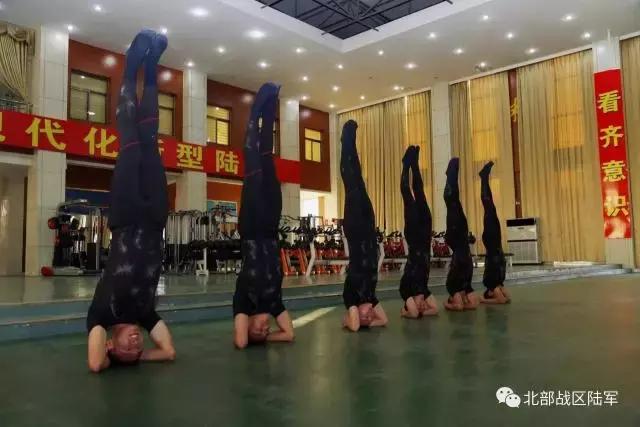 这些出色的男人们,如何谈论瑜伽?