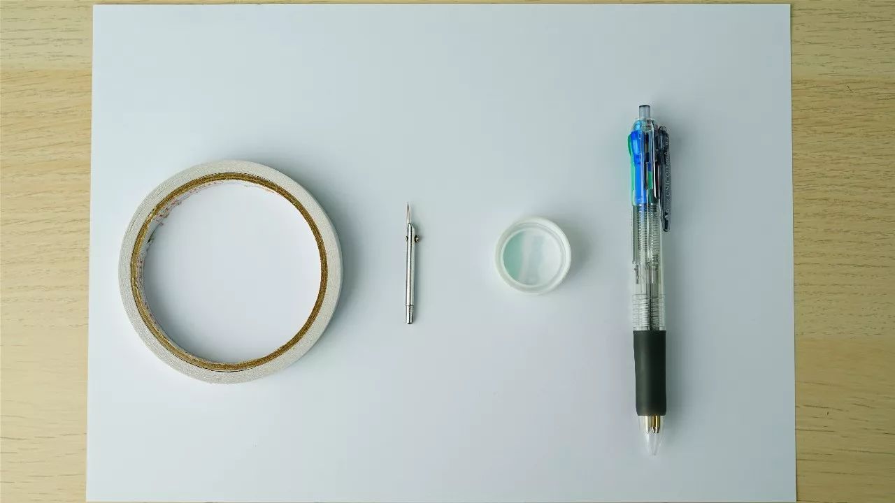 画中的线条又简单又漂亮,怎么才能画出这么漂亮的画