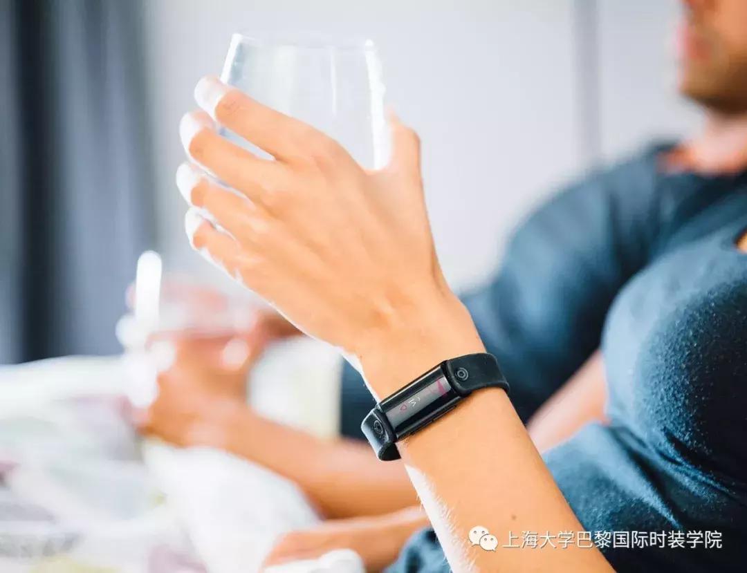 可穿戴式设备逐渐迎来了春天,2018值得购买的可穿戴设备