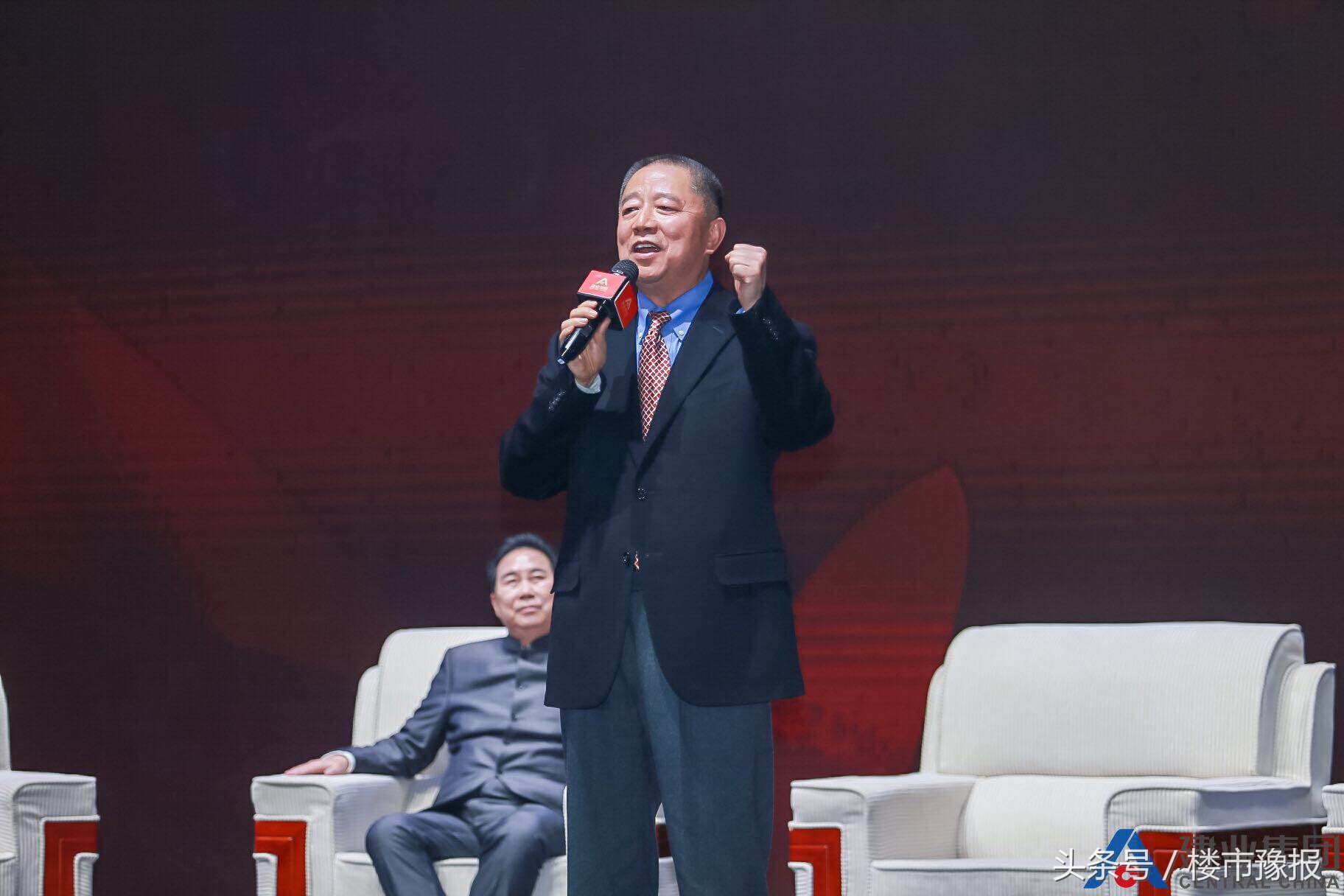 建业俱乐部老板胡葆森,建业地产董事长胡葆森