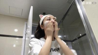 如何用洗面奶正确洗脸和护肤 (洗脸有必要用2种洗面奶吗)