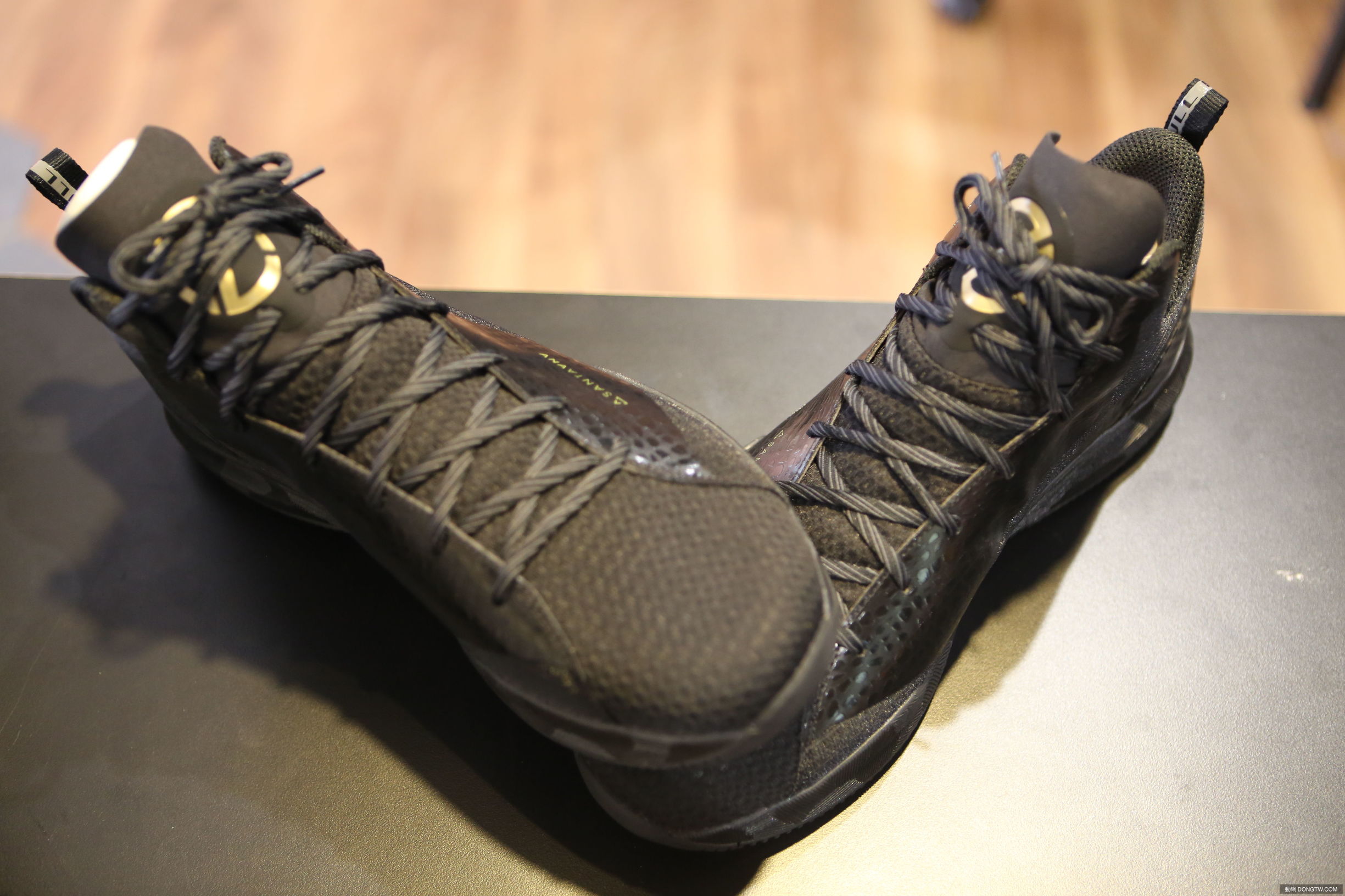 球哥签名鞋多少钱,球哥篮球鞋