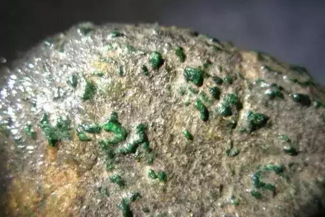 找谁说理去？30000买一只“翡翠”手镯，现在只值3000了？