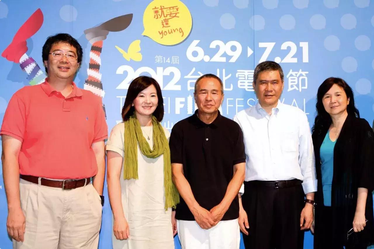 一个恐高的人,高空作业20多年,舍命拍出了最美纪录片