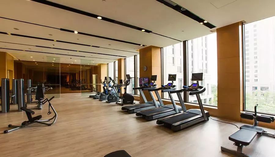 附近的旅游景点温泉自助餐一体,附近吃喝玩乐一体的温泉