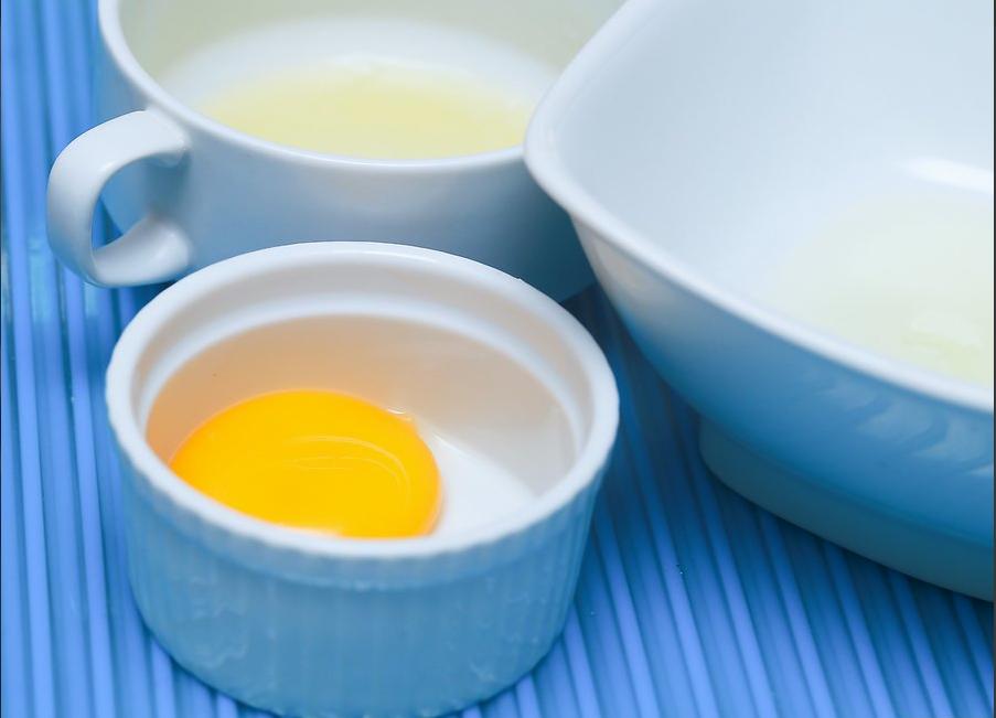 如何自制鸡蛋蜂蜜面膜,如何自制鸡蛋面膜