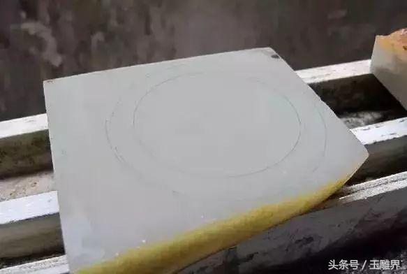 和田玉取不下来怎么办,玉手镯取不下来砸碎什么忌讳