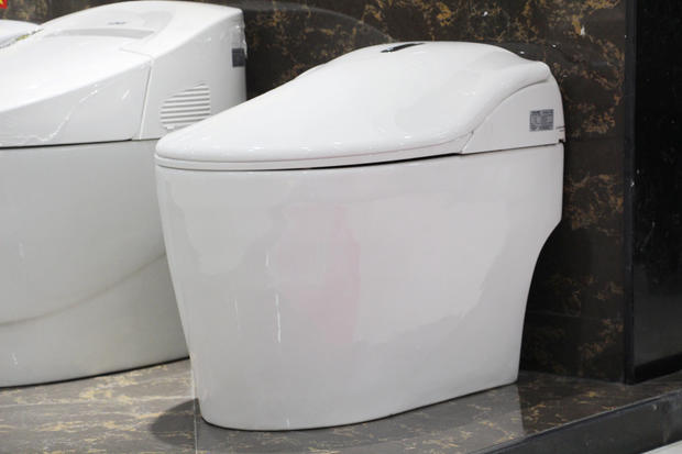 法恩莎卫浴城外诚店内多款座便器特价促销