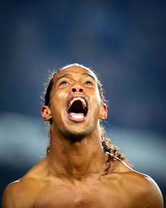 从此“天下无球”！从此，再无绿茵精灵！再见：小罗