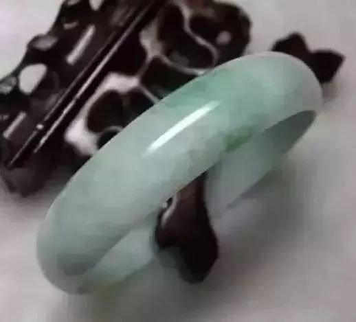 糯种翡翠顶尖叶子,糯种翡翠硬度怎么样啊