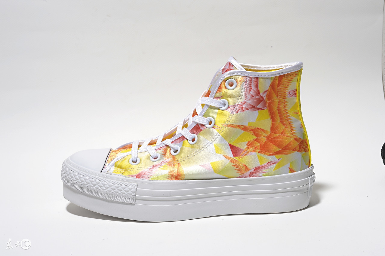 潮流又好看的帆布鞋vans,vans经典款帆布鞋到底是哪一款