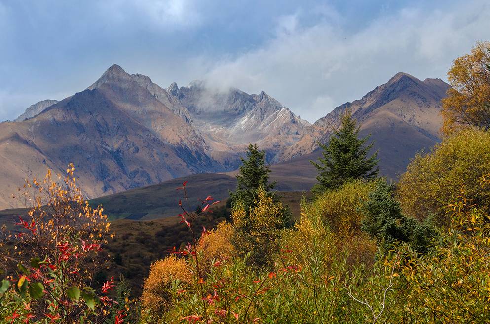 盘点6条值得一去的绝美路线,中国适合自驾旅行的45条路线