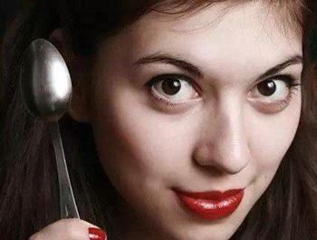 毛孔粗大不要怕学会这招轻松解决,毛孔粗大怎么办教你一招根除