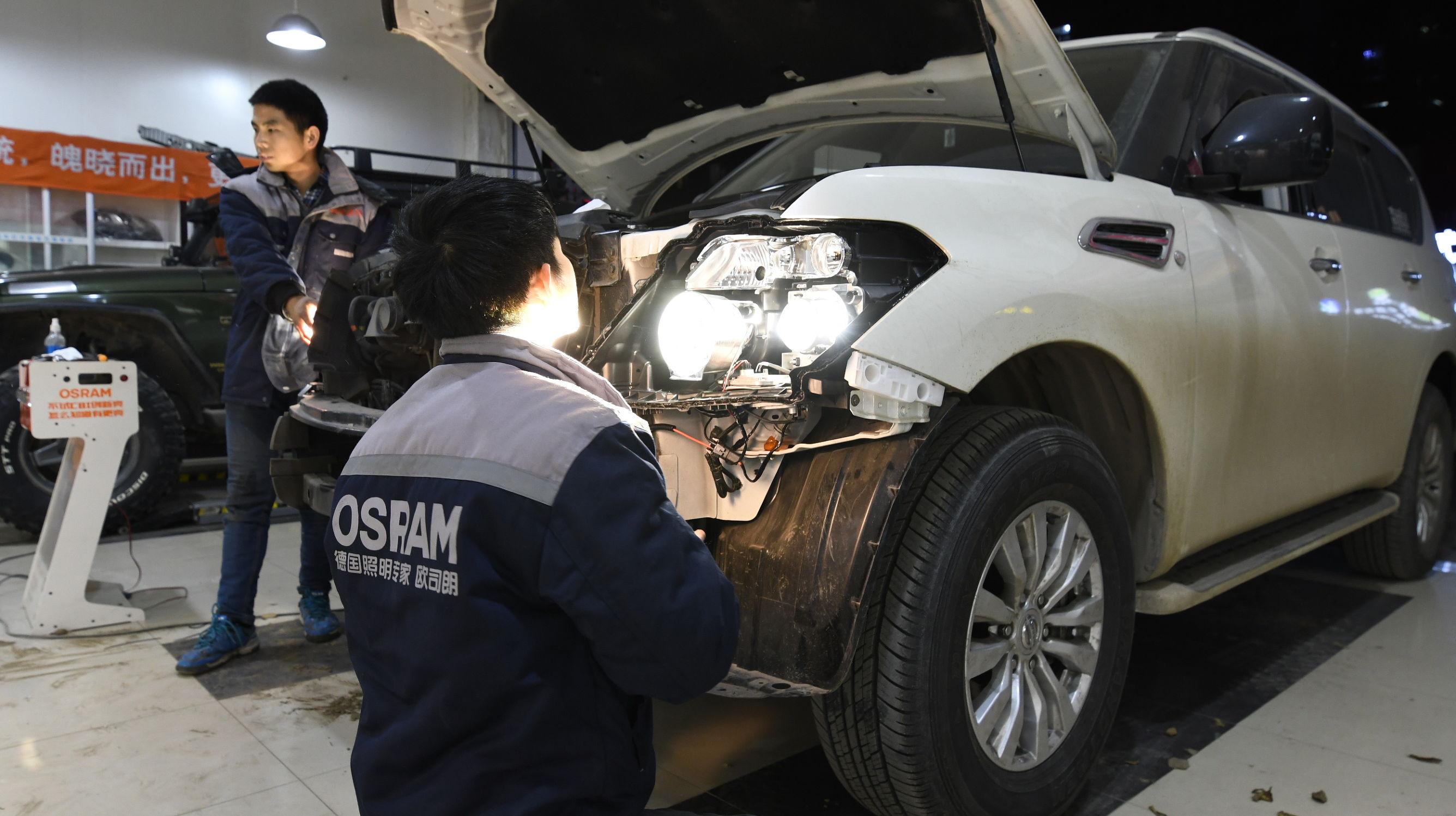 途乐y62改装激光大灯,日产途乐卤素灯