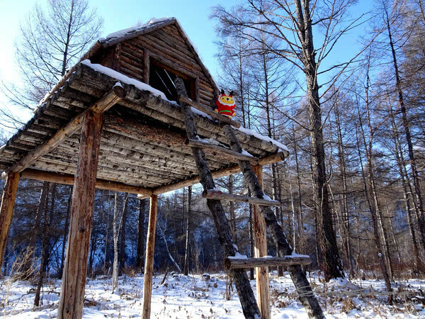 黑河兴安岭中有一个村款待客人方式怎么和蒙古族人一样？