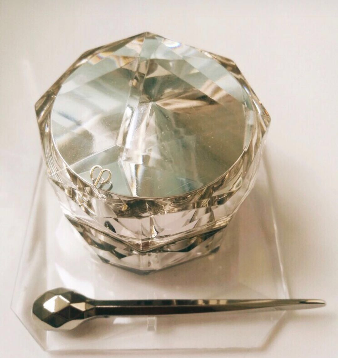 cpb护肤品和dior哪个好,cpb和雅诗兰黛护肤品哪个好用