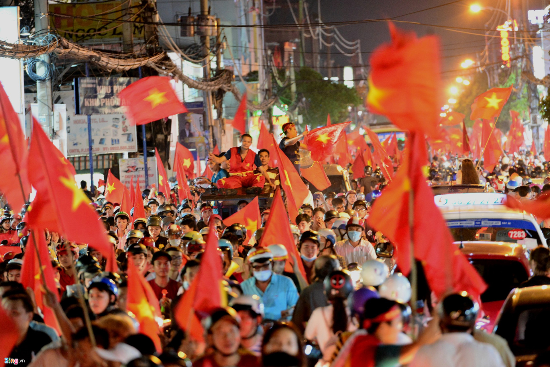 越南创造奇迹,越南欢庆男足