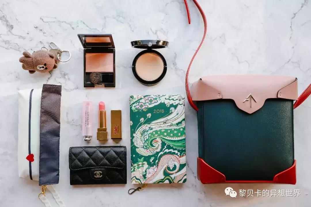 从上百只包里,她们精挑细选了这9只最爱的年度好包