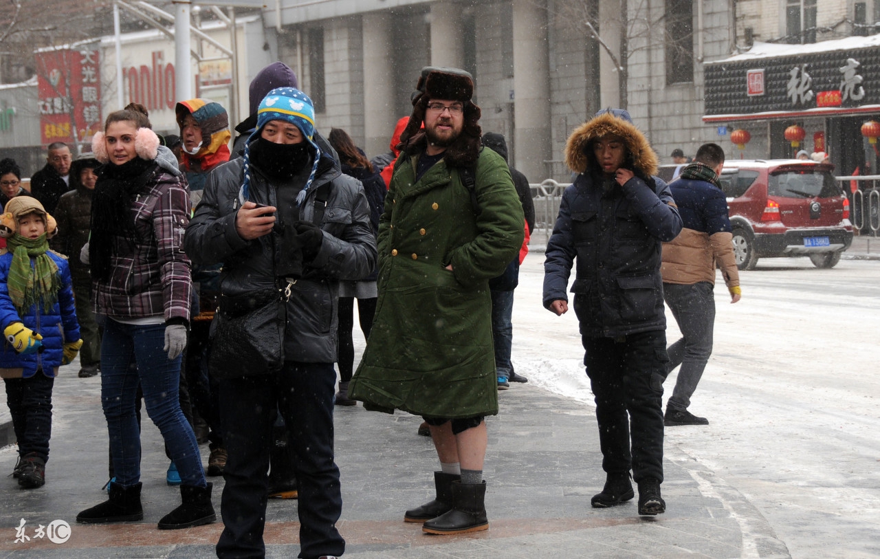 亚足联：常州决赛暴雪，绿色棉大衣或将成为越南球迷的装备！