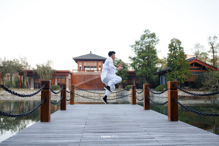 骞夸笢鍝噷鍙互绂呬慨浣忓,宀崡绂呬慨閰掑簵鍥剧墖