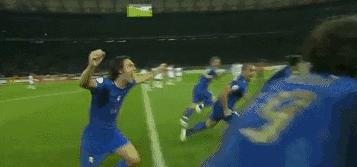 从混迹街头到问鼎柏林,他是意大利的平民英雄!