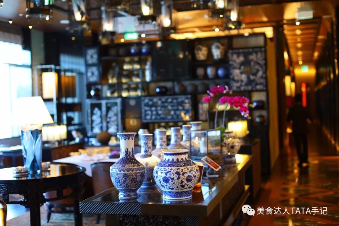 一不留神就掉进坑里,一不留神就会掉进一个大坑