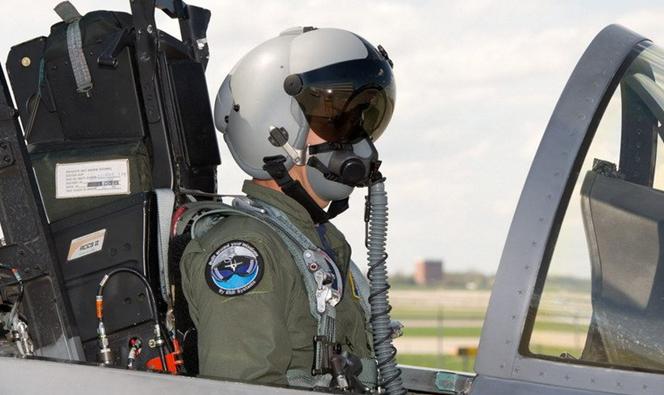 直10头盔瞄准具,阿帕奇激光瞄准头盔