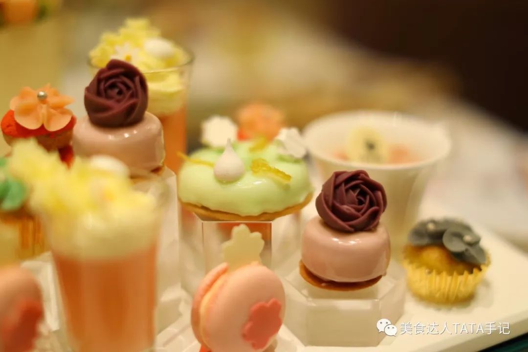 一不留神就掉进坑里,一不留神就会掉进一个大坑