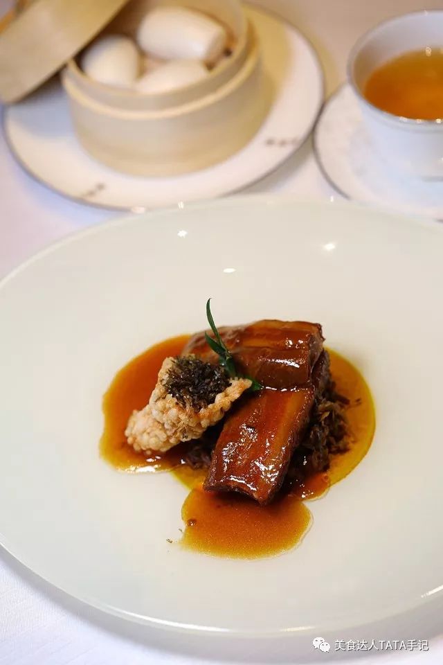 一不留神就掉进坑里,一不留神就会掉进一个大坑