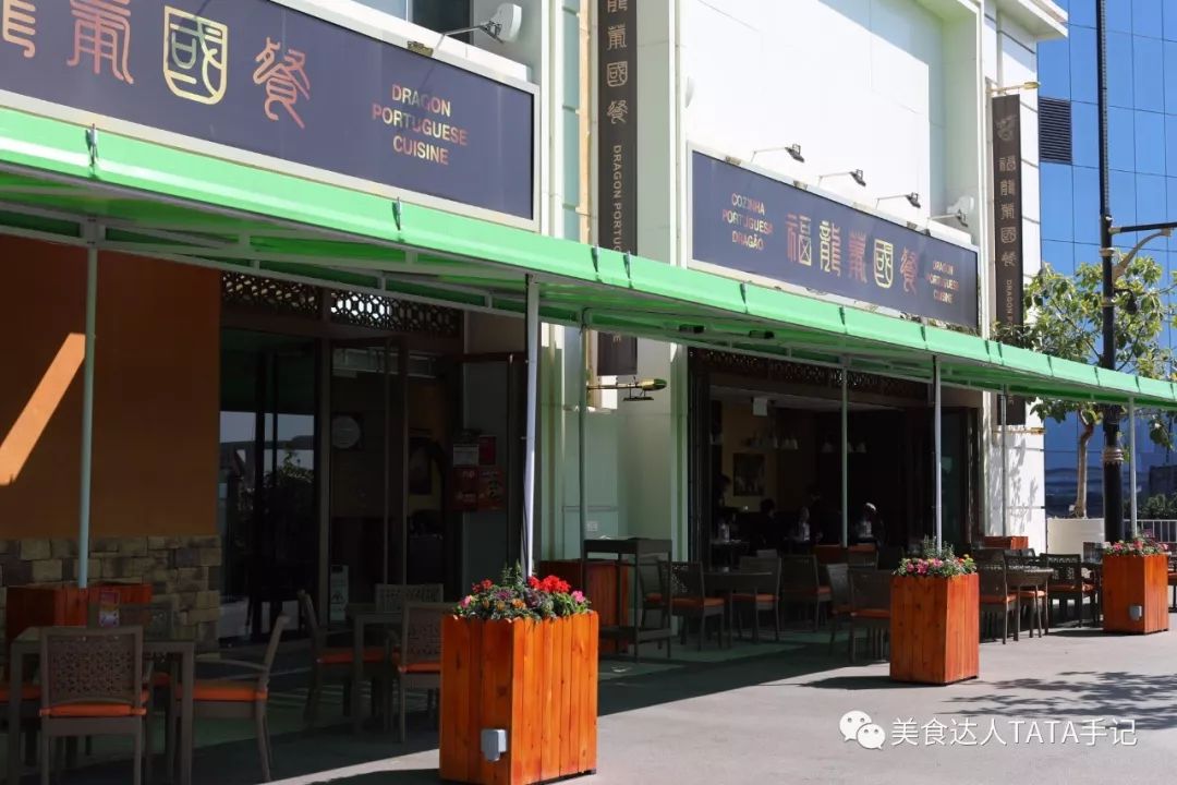 一不留神就掉进坑里,一不留神就会掉进一个大坑