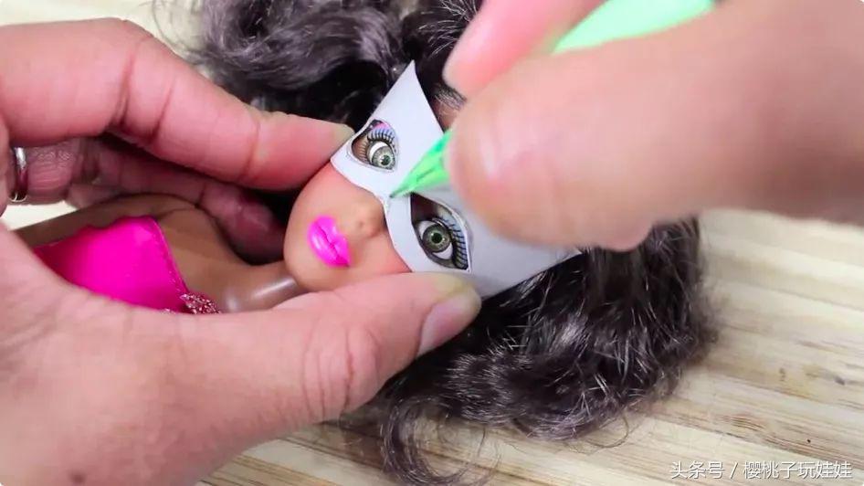 怎么做芭比娃娃的头壳,自己给芭比娃娃制作头饰