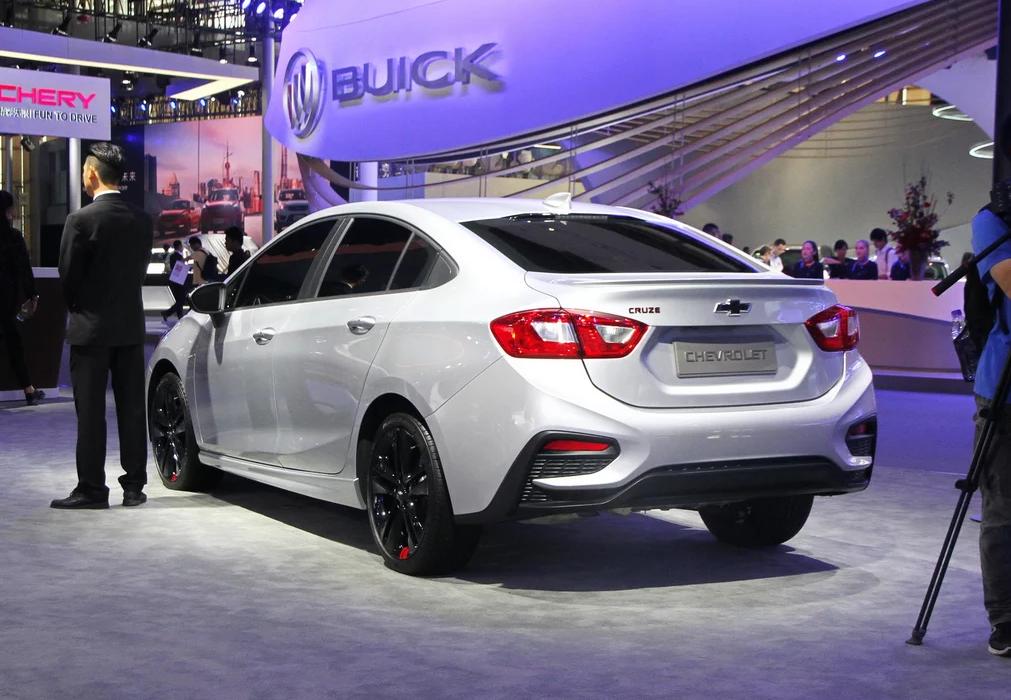 雪佛兰科鲁兹最新款suv,雪佛兰科鲁兹小型suv