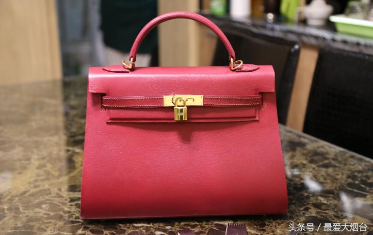 男子自制奢侈品送老婆,男子送老婆万元包包