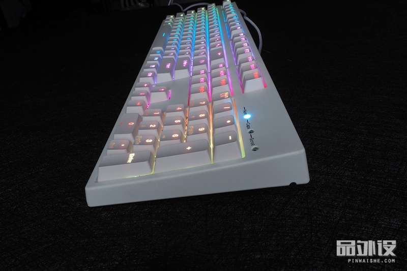 凯酷kc104rgb机械键盘多少钱,凯酷104黑轴机械键盘