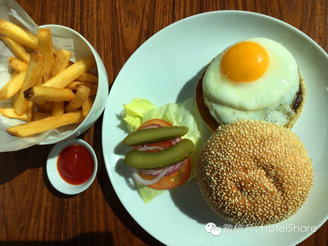 63楼泳池望月、70楼酒吧摘星，广州柏悦|探店首发