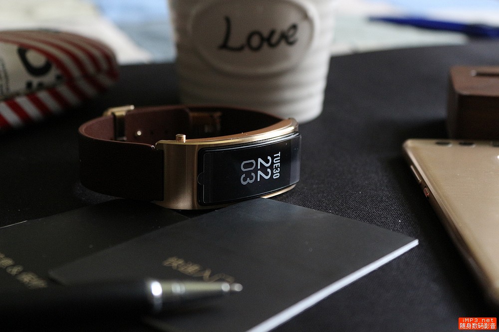 华为手环b3值得买吗,华为手环b3功能及价格