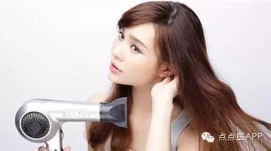 头发没干就睡觉的严重后果，很可能导致面瘫！