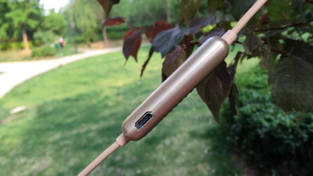 没有低音效果的耳机,能发出低音炮感觉的耳机